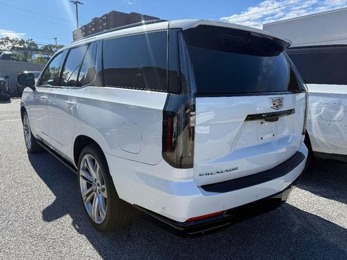 2025 Cadillac Escalade Sport Platinum