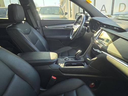 2023 Cadillac XT6 Luxury AWD