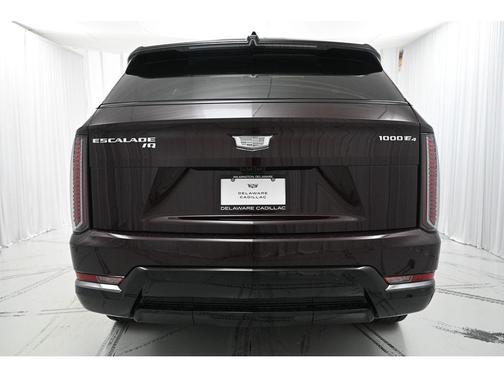 2025 Cadillac Escalade IQ Sport 2