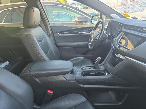 2022 Cadillac XT5 Premium Luxury
