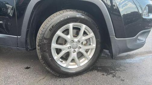 2017 Jeep Cherokee Sport