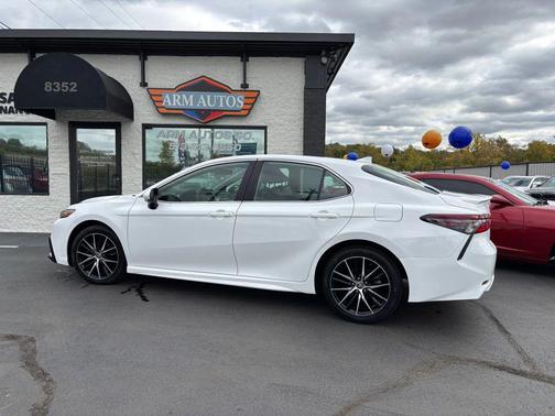 2023 Toyota Camry SE