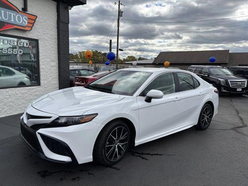 2023 Toyota Camry SE