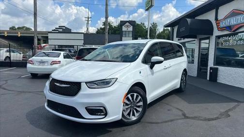 2023 Chrysler Pacifica Hybrid Touring L