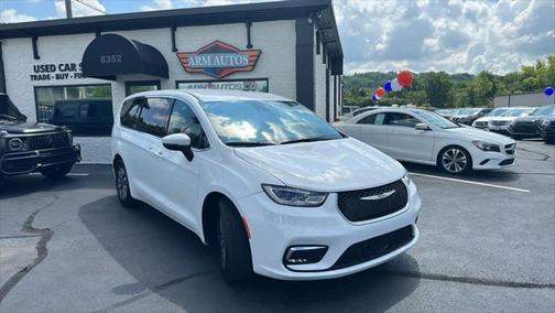 2023 Chrysler Pacifica Hybrid Touring L