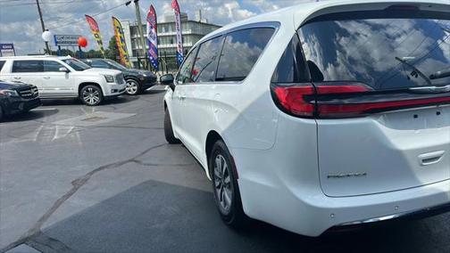 2023 Chrysler Pacifica Hybrid Touring L