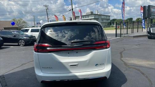2023 Chrysler Pacifica Hybrid Touring L