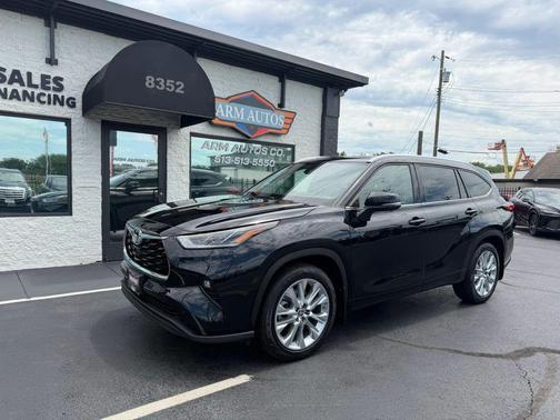 Midnight Black Metallic 2022 Toyota Highlander Limited