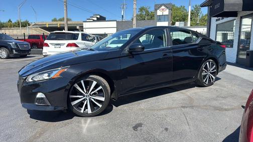 2020 Nissan Altima SR FWD