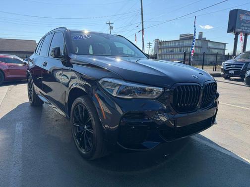 2022 BMW X5 M50i