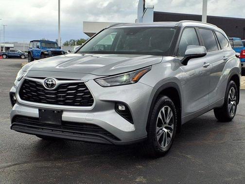 2024 Toyota Highlander XLE