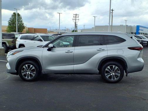 2024 Toyota Highlander XLE