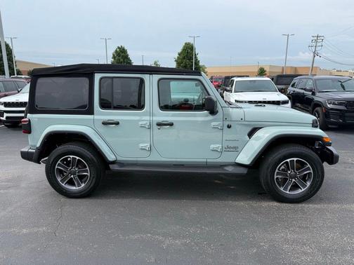 Earl Clearcoat 2023 Jeep Wrangler 4-Door Sahara 4x4