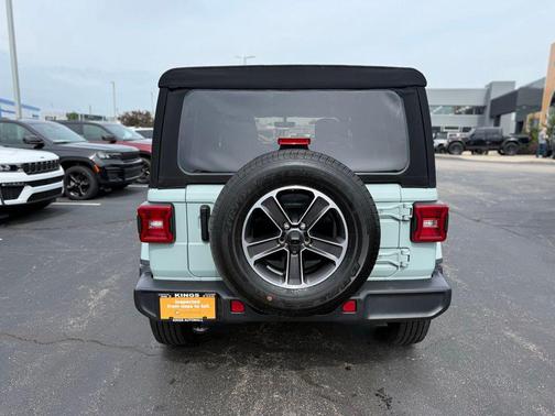 Earl Clearcoat 2023 Jeep Wrangler 4-Door Sahara 4x4