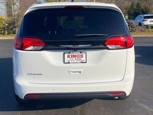 2026 Chrysler Voyager LX