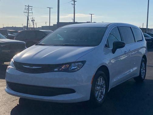 2026 Chrysler Voyager LX