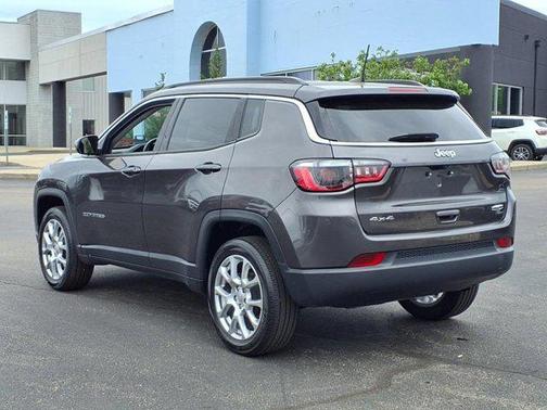 2022 Jeep Compass Latitude Lux