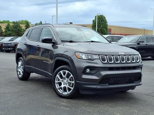 2022 Jeep Compass Latitude Lux