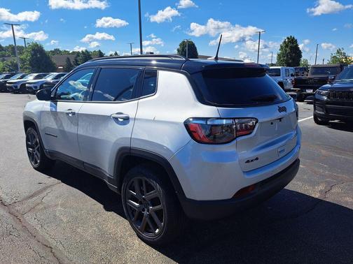 Silver Zynith Metallic Clearcoat 2026 Jeep Compass Limited