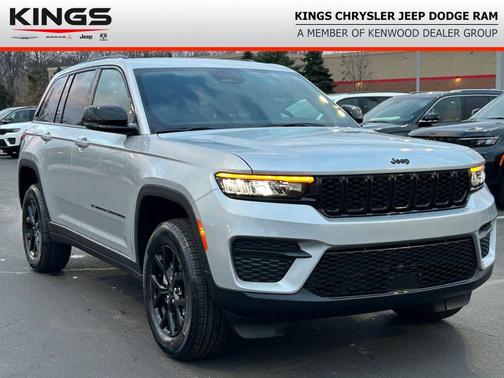 Silver Zynith 2025 Jeep Grand Cherokee Altitude