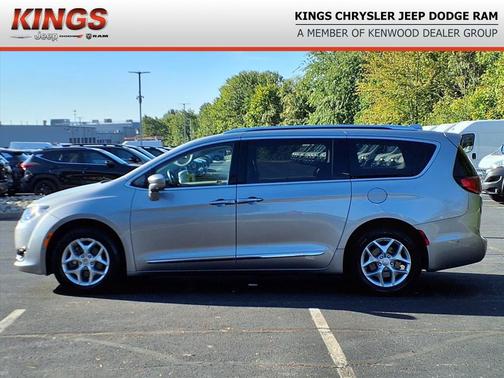 2017 Chrysler Pacifica Touring-L