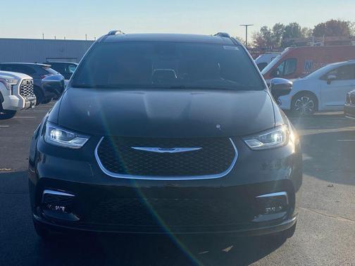 2026 Chrysler Pacifica L