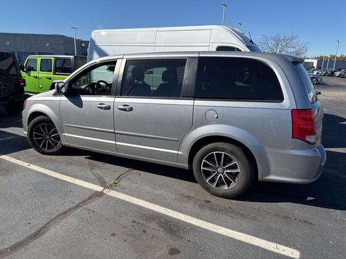 2017 Dodge Grand Caravan SE