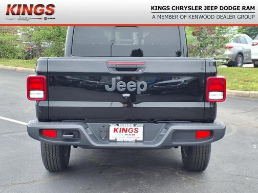 2025 Jeep Gladiator Sport S