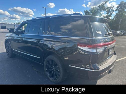 Black Metallic 2022 Lincoln Navigator Reserve
