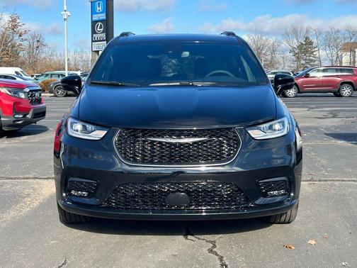 2026 Chrysler Pacifica L