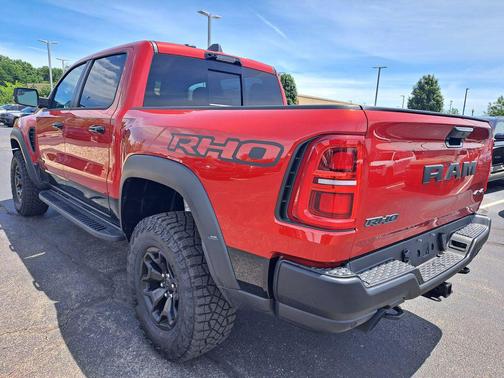 Molten Red Pearlcoat 2026 RAM 1500 RHO Crew Cab 4x4 5'7' Box