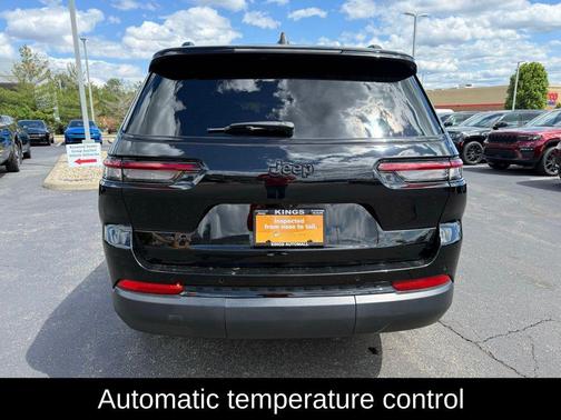 Diamond Black Crystal Pearlcoat 2023 Jeep Grand Cherokee L Altitude