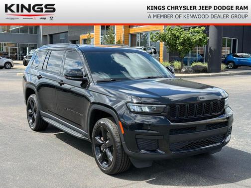Diamond Black Crystal Pearlcoat 2023 Jeep Grand Cherokee L Altitude