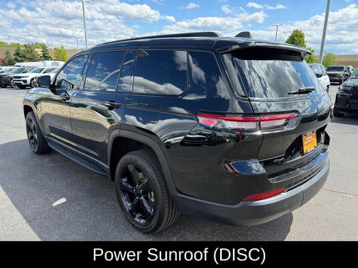 Diamond Black Crystal Pearlcoat 2023 Jeep Grand Cherokee L Altitude