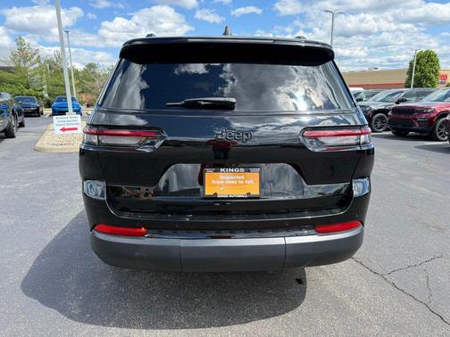 Diamond Black Crystal Pearlcoat 2023 Jeep Grand Cherokee L Altitude