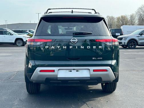 2024 Nissan Pathfinder SL 4WD