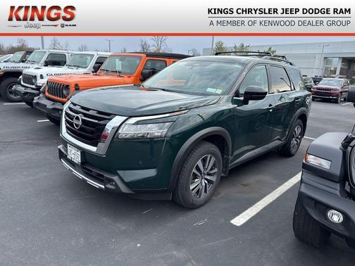 2024 Nissan Pathfinder SL 4WD