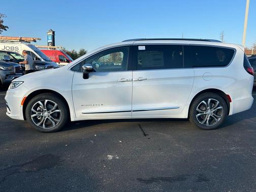 2026 Chrysler Pacifica L