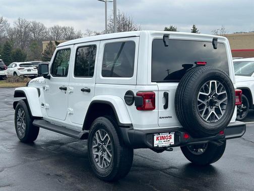 2026 Jeep Wrangler 4-Door Sahara 4x4
