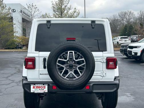 2026 Jeep Wrangler 4-Door Sahara 4x4