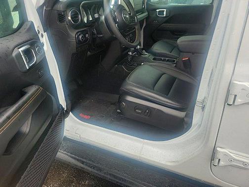 2024 Jeep Wrangler 4-Door Sahara 4x4