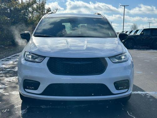 2026 Chrysler Pacifica L