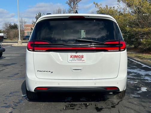 2026 Chrysler Pacifica L