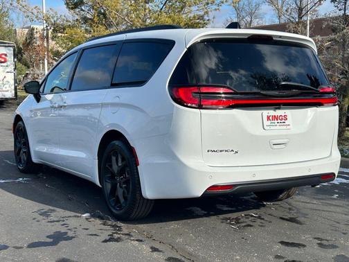 2026 Chrysler Pacifica L