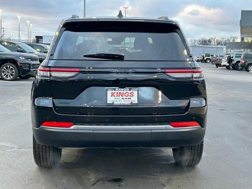 2026 Jeep Grand Cherokee Altitude