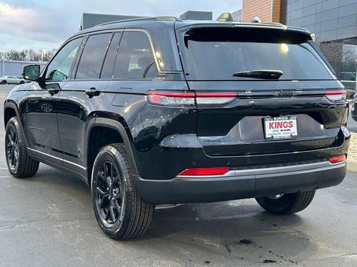 2026 Jeep Grand Cherokee Altitude