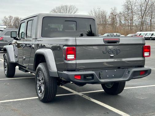 2026 Jeep Gladiator Sport S