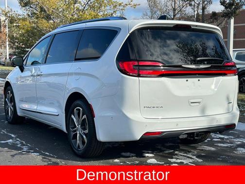 2025 Chrysler Pacifica L