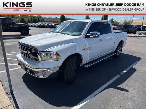 Bright White Clearcoat 2017 RAM 1500 Limited Crew Cab 4x4 5'7' Box