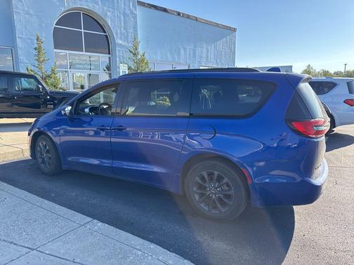 2021 Chrysler Pacifica Touring